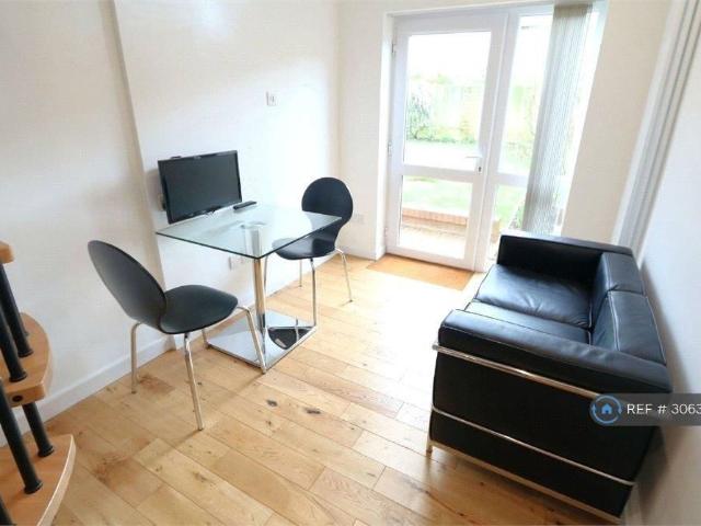 House for rent in Almondsbury