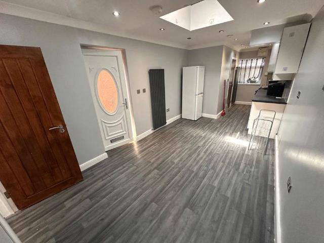 House for rent in Charville, Greater London