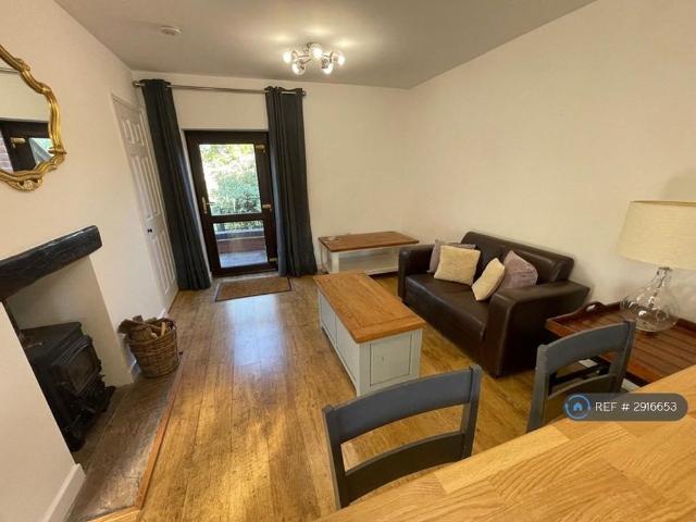 House for rent in Cliff Hill, Green Close