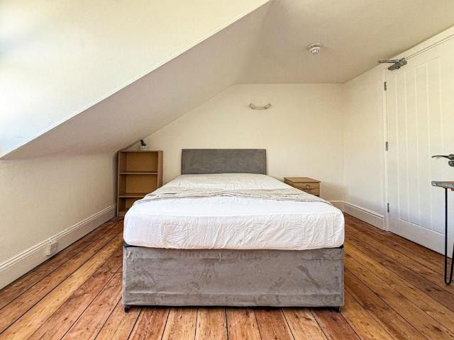 Room for rent in North Town, Rumwell