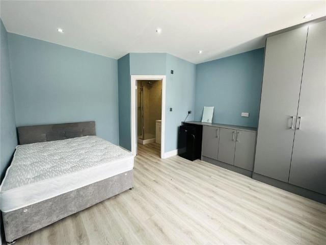 House for rent in London Borough of Ealing, Greenford