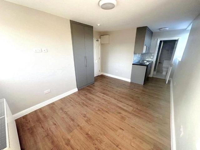 House for rent in London Borough of Hounslow, Greater London