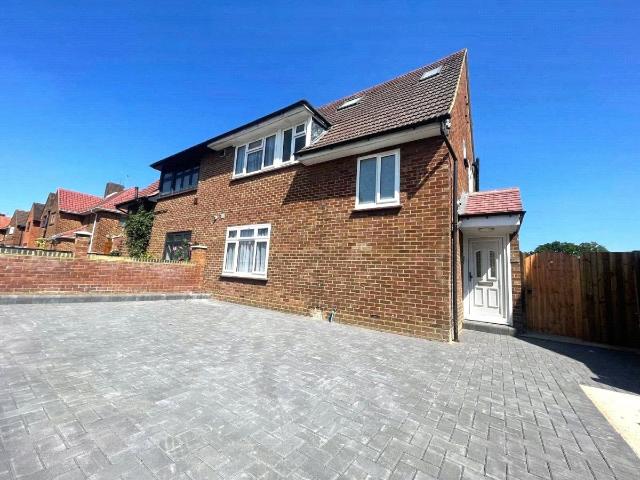 Studio for rent in London Borough of Hounslow, Greater London