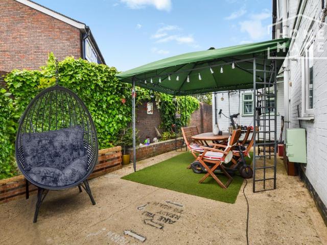 House for rent in Hampton Hill, Greater London