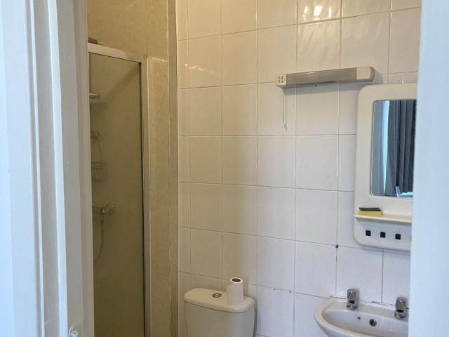 House for rent in London Borough of Hounslow, Cat Hill