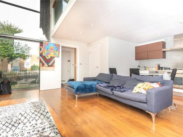 House for rent in London Borough of Barnet, Greater London