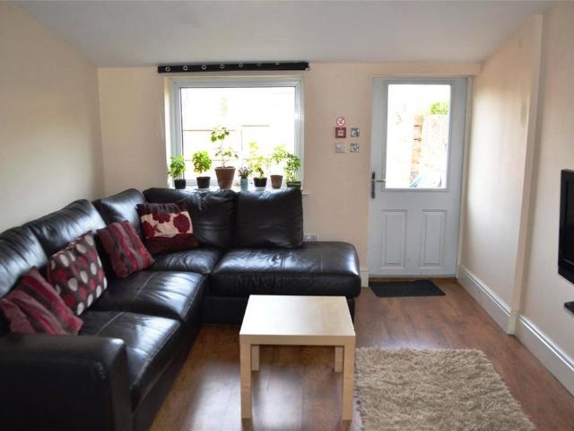 Room for rent in Oxleaze, Gloucester