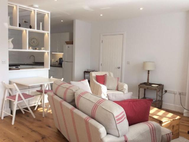 House for rent in Chichester, Littlecote