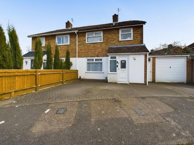 House for rent in Pouchen End, Hertfordshire