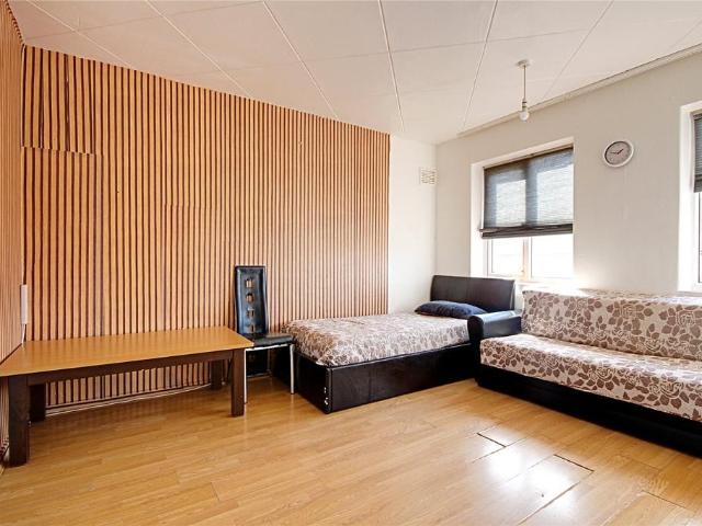 House for rent in Carterhatch, Greater London