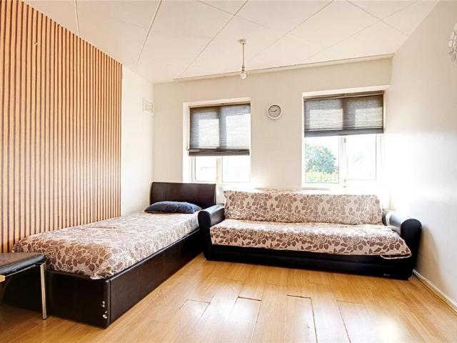House for rent in Carterhatch, Greater London
