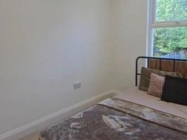 Room for rent in London Borough of Croydon, Greater London