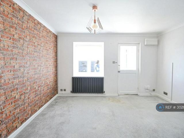 House for rent in London Borough of Havering, Greater London