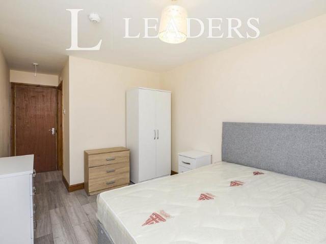 Room for rent in California, Littleover