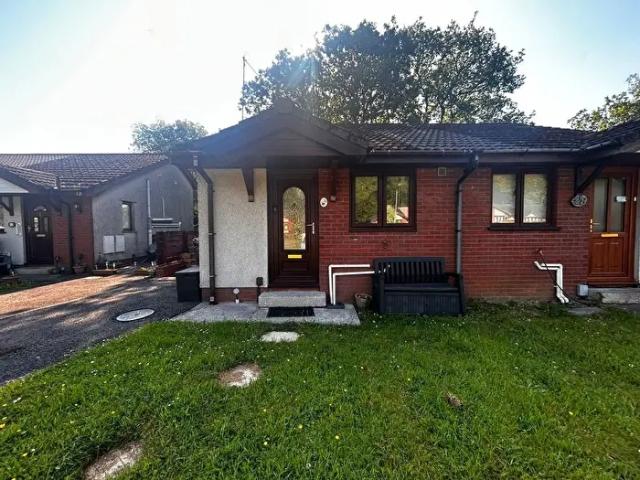 Apartment for rent in Dyffryn Clydach, Neath Abbey