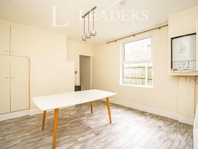 House for rent in Stoneycroft, Calderstones