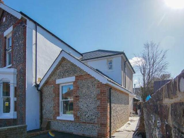 House for rent in West Sussex