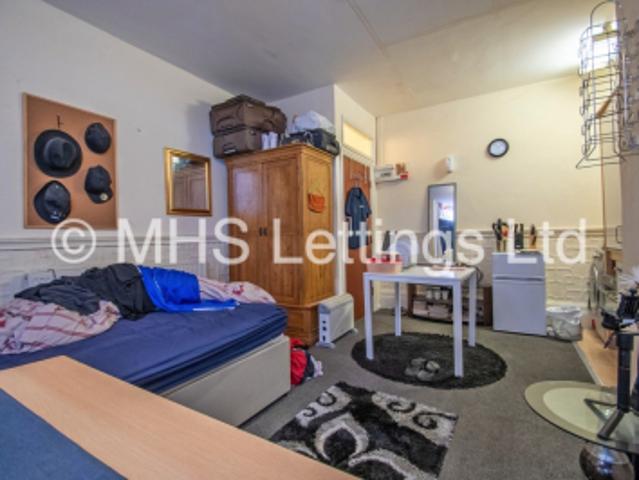Studio for rent in Hyde Park, West Yorkshire