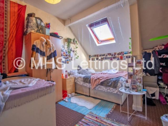 Room for rent in Hyde Park, West Yorkshire