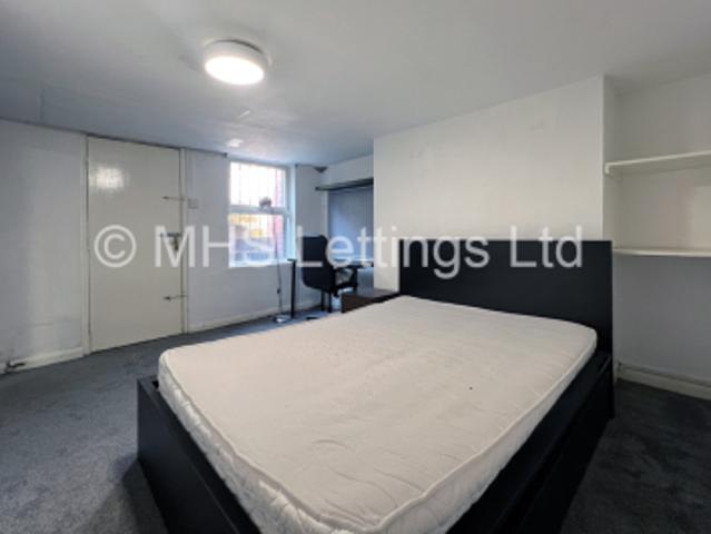 Studio for rent in Woodhouse, West Yorkshire