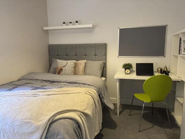 Room for rent in Attenborough, East Midlands