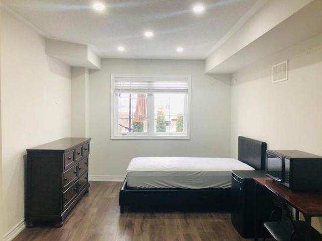 Room for rent in Georgina, Ontario