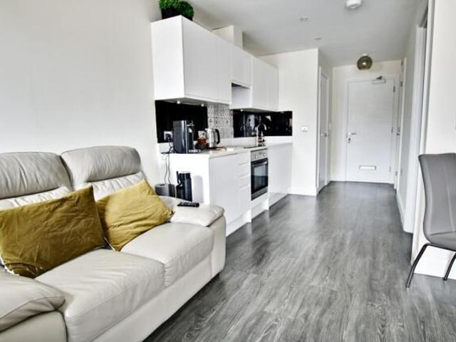 Room for sale in Widmore, Greater London