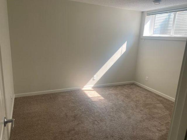 Room for rent in Northwest, Alberta
