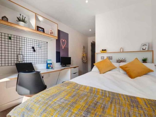 Room for rent in Hythe, Fordham Heath
