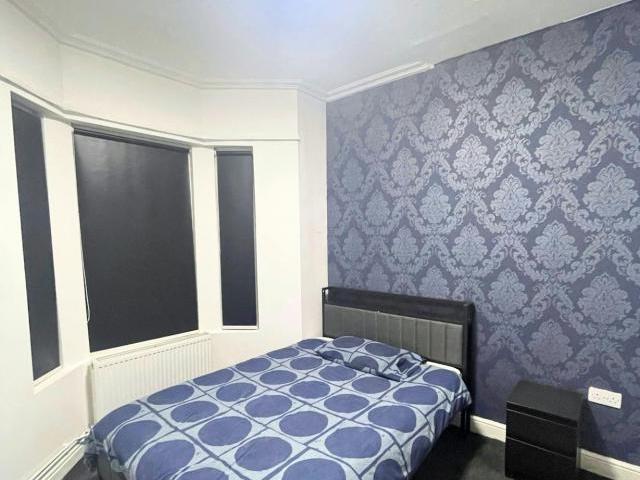 Room for rent in Ball Hill, West Midlands