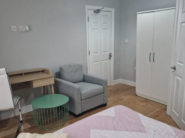 Room for rent in Beddington, Greater London