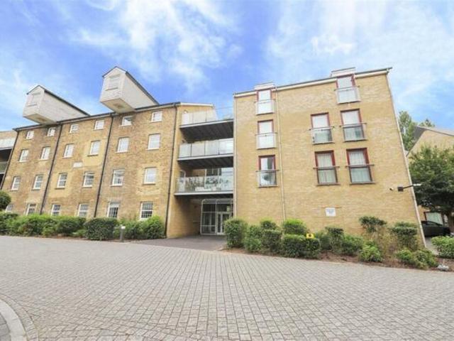 Room for sale in Denham