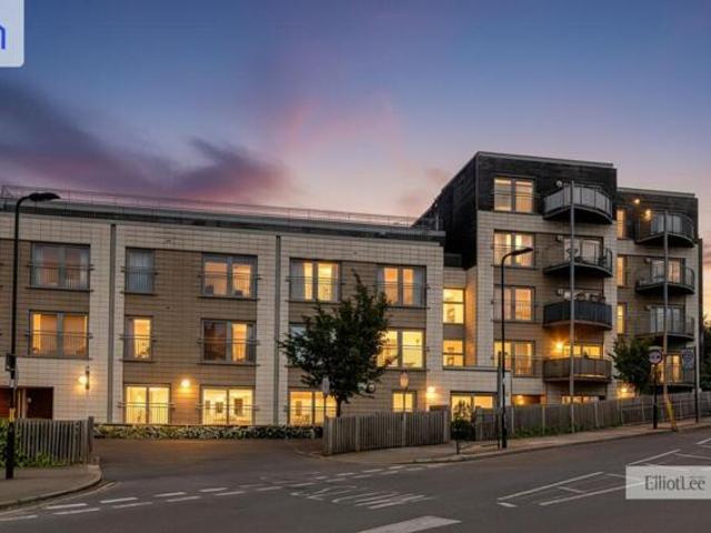 Room for sale in London Borough of Ealing, Greater London