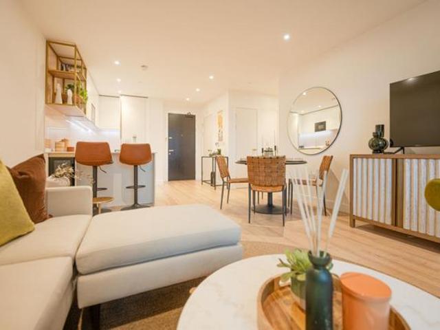 Room for sale in Alperton, Greater London