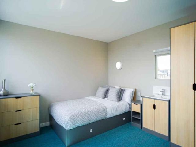 Room for rent in Southside, Scotland