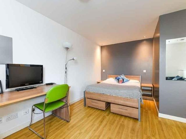 Room for rent in Southside, Scotland