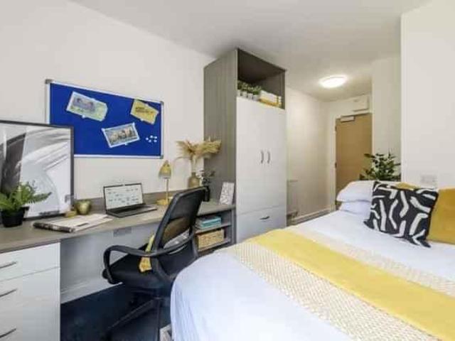 Room for rent in Haymarket, Scotland