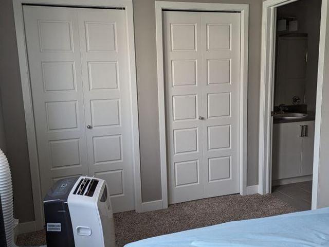Room for rent in Wedgewood, Alberta