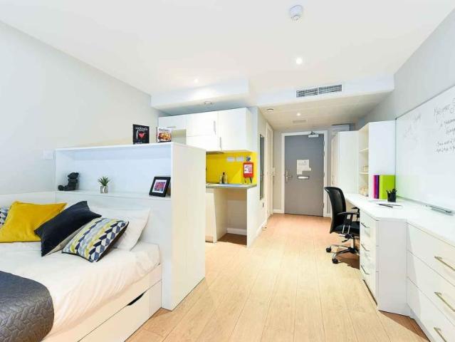 Room for rent in Calton, Scotland
