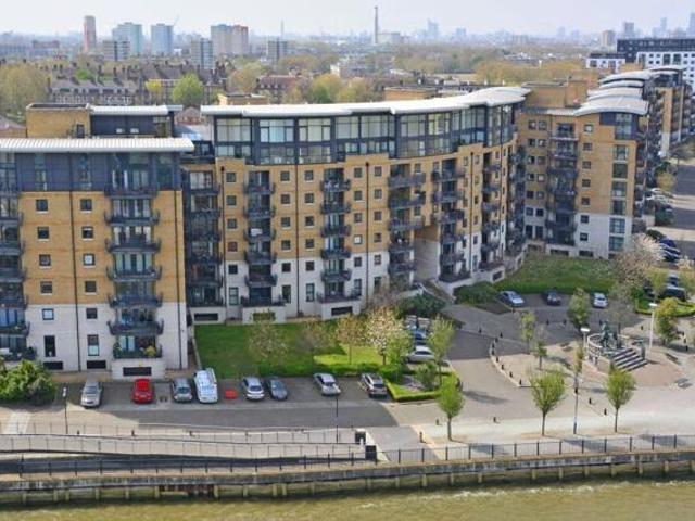 Room for sale in Greenwich Town Centre, Greater London