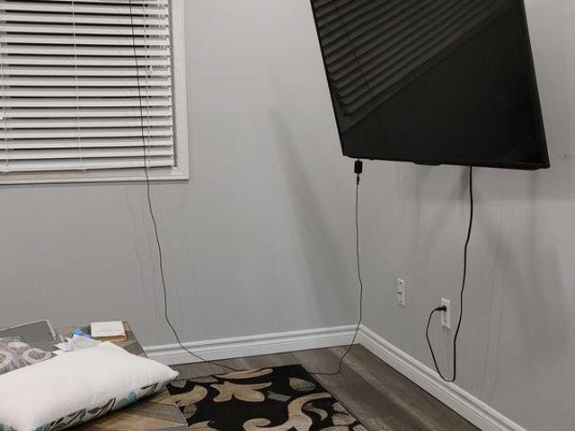 Room for rent in Ancaster, Ontario