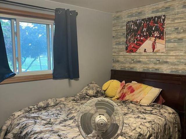 Room for rent in Ancaster, Ontario
