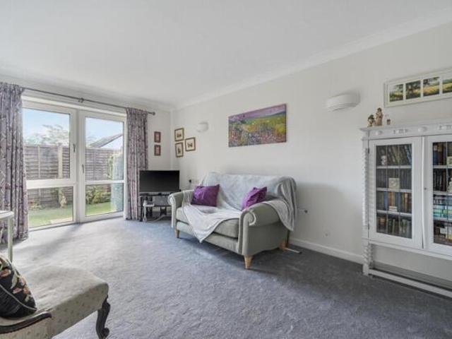 Room for sale in Fole, Surrey