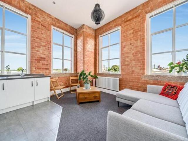 Room for sale in Old Wharf, City Of Leicester