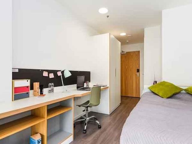 Room for rent in St George's Quarter / Cultural Quarter, Calderstones