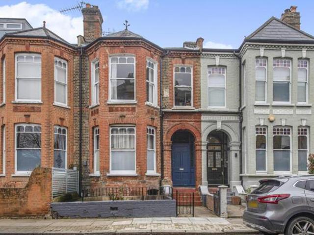 Room for sale in Highbury, Greater London