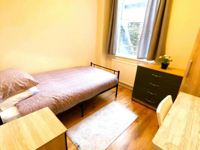 Room for rent in Kentish Town, Greater London