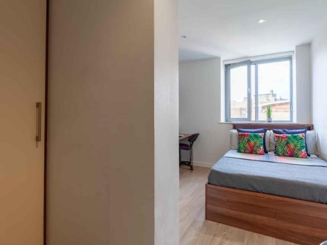 Room for rent in London Borough of Ealing, Greater London