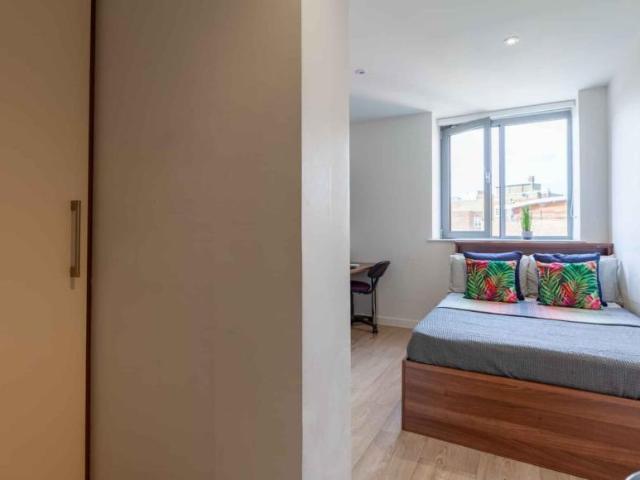 Room for rent in London Borough of Ealing, Greater London