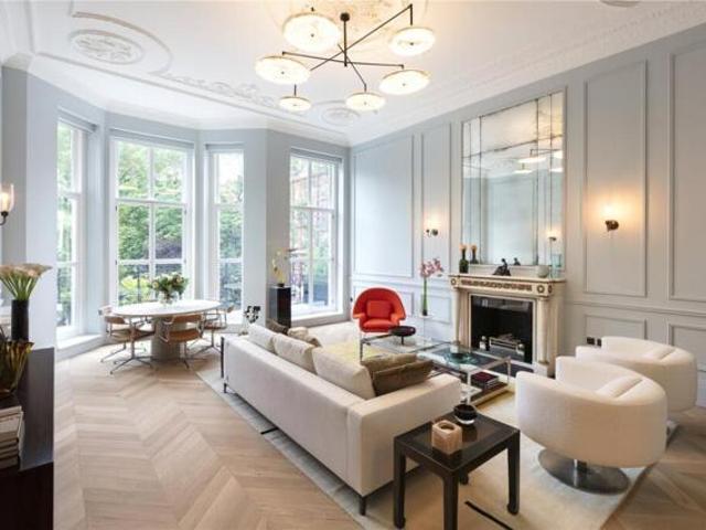 Room for sale in Chelsea, Greater London